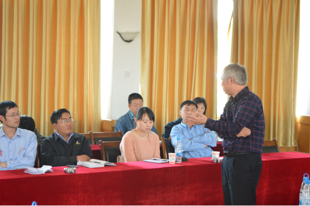 刘老师帮助工程师们进行专利挖掘 刘老师帮助工程师们进行专利挖掘
